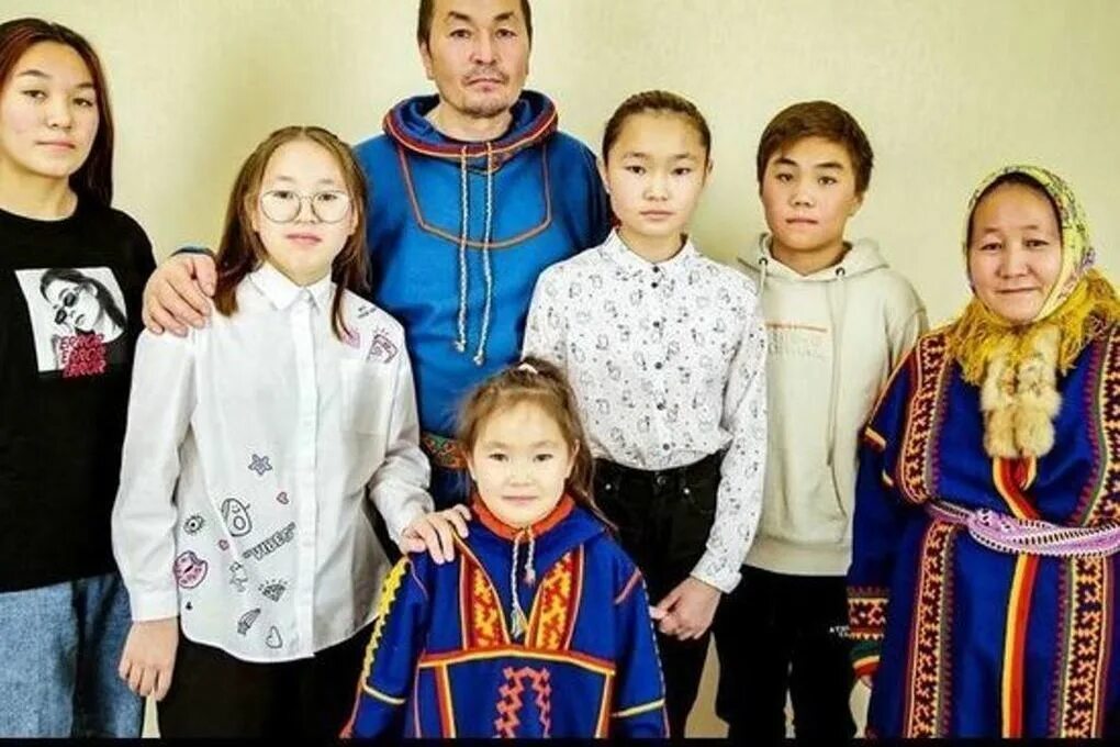 Коренные народы янао. Ненцы тюмени. Ямал зимой. Родители ямала ламина. Коренные народы ненецкого автономного округа.