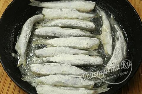 Мойва тушеная с луком на сковороде рецепт