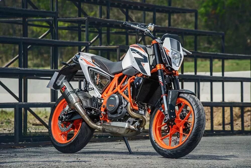 Ктм 690 duke r. Ktm 690 smc r 2008. Ктм 690 дюк 2021. Размеры ктм дюк 690 2013. Duke 690 характеристики.