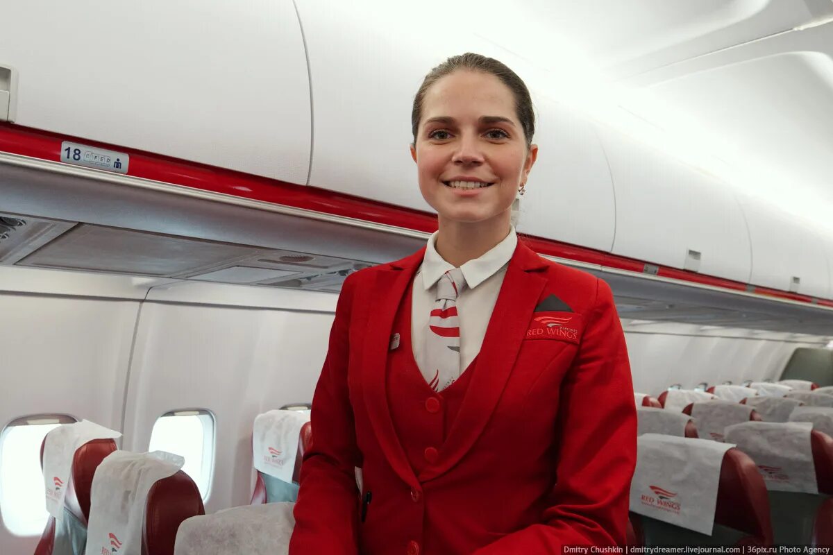 Самолёт red wings 777. Боинг 747 ред вингс. Red wings новости. Red wings airlines бортпроводник. Сухой суперджет red wings.