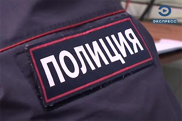 задержание наручники. руки в наручниках. мужчина в наручниках. грозит срок. ответственность за неуплату административного штрафа.