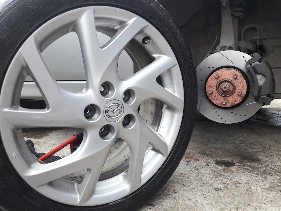 Тормозные диски передние mazda 6 2008 год. Тормозные диски мазда 6 gh. Тормозные диски мазда 6 gh. Задний тормозной диск mazda 6 gh. 52.