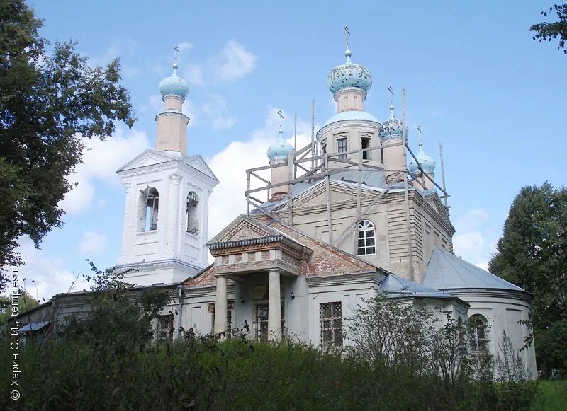 Село покровское церковь покрова пресвятой богородицы. Покровское волоколамский район церковь. Волоколамск покровское. Церковь покрова волоколамск. Волоколамск покровское село.