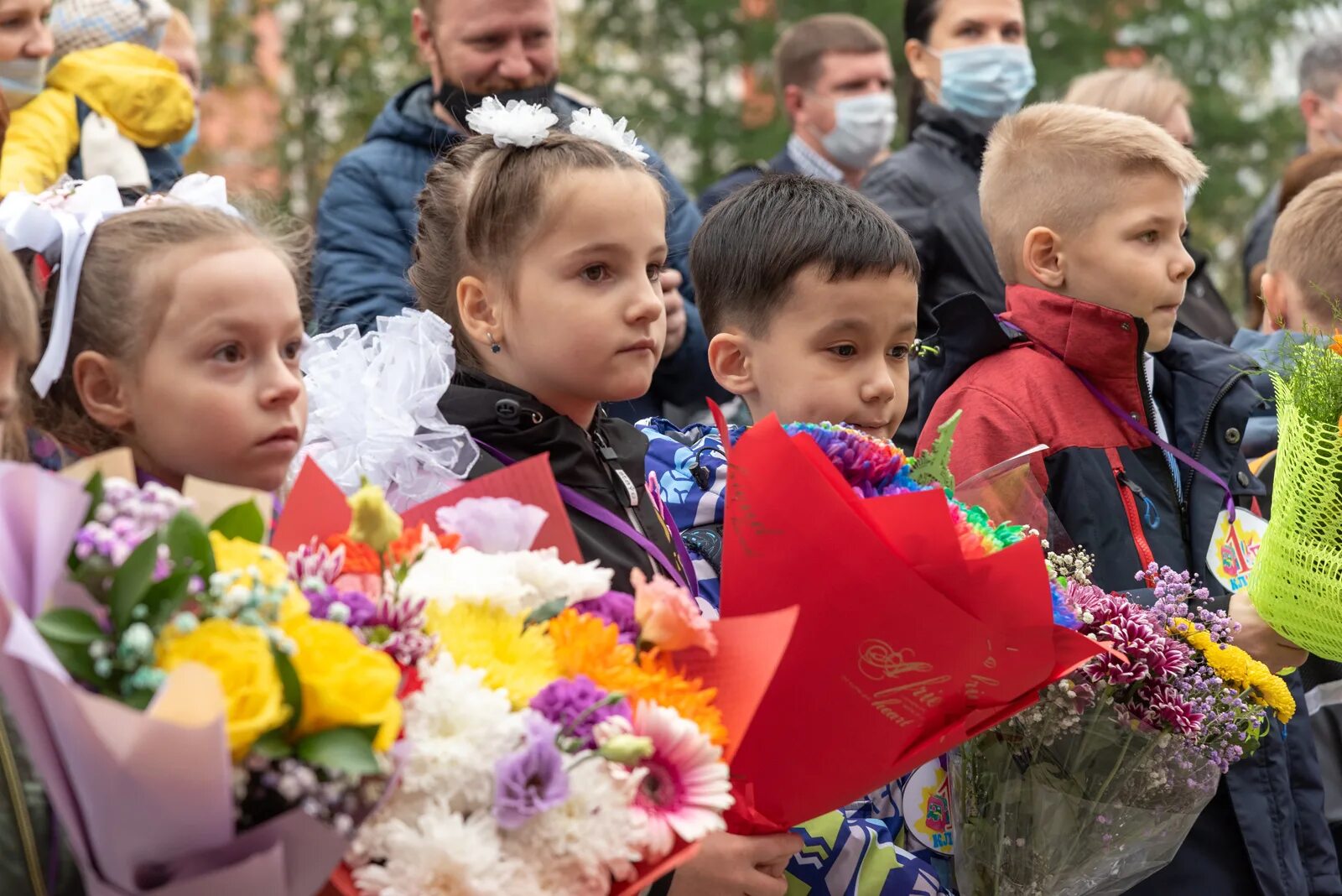 15 школа уренгой. 1 Сентября в новой школе. 1 Сентября новый Уренгой. Школы в новом Уренгое. 15 Школа новый Уренгой.