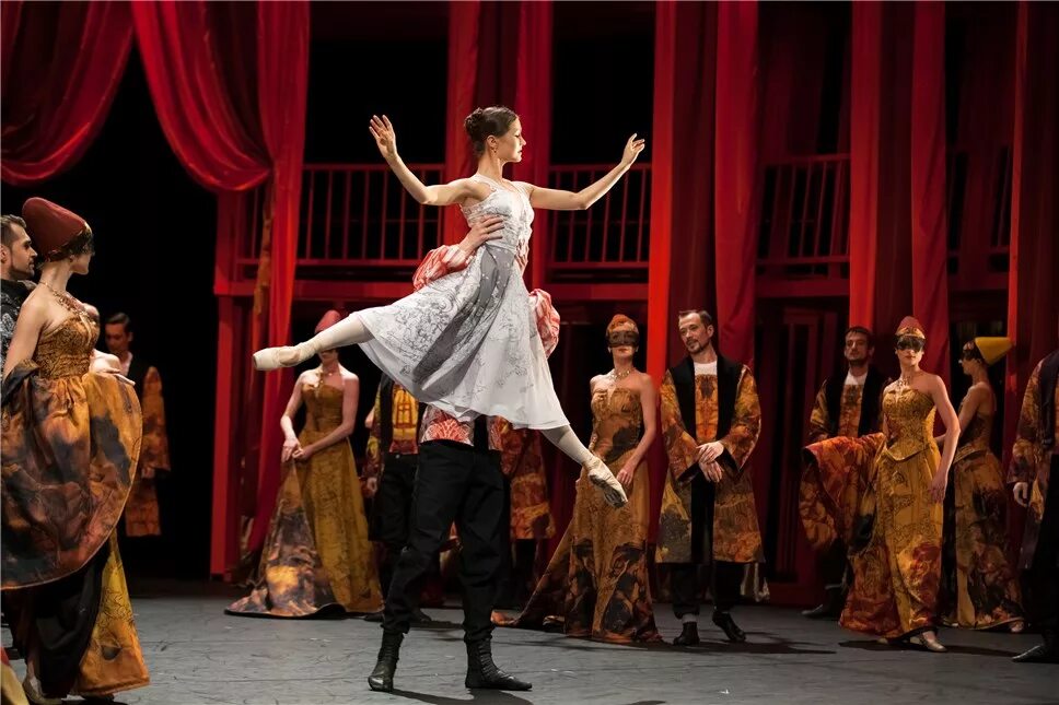 оперы балеты музыкальные спектакли.