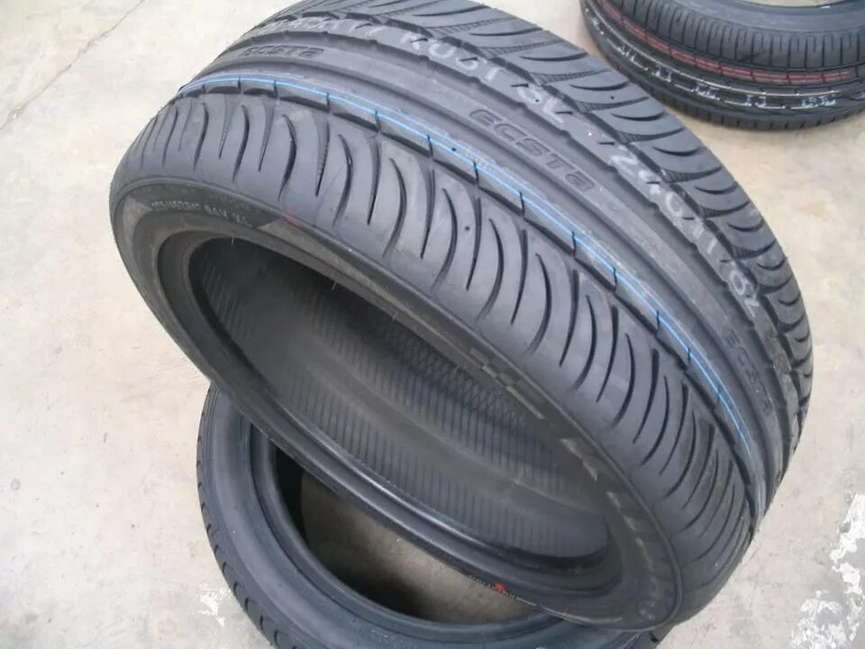 Купить новую резину r16. Кумхо 215/60/16 лето. Kumho Ecsta SPT ku31 205/50 r16. Кумхо 195/55/16 лето. Резина Кумхо летняя на 16.