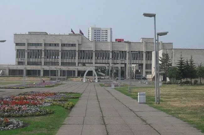 Исполком набережные челны. Исполком набережные челны. Здание мэрии набережные челны. Мэрия города набережные челны. Мэрия набережные челны.