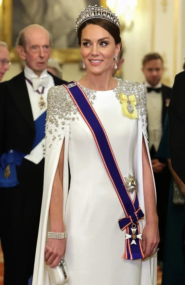 Принцессы сегодня. Принцесса Уэльская Кейт 2022. Кейт Миддлтон в тиаре. Кейт Миддлтон платья 2022. Кейт Миддлтон в тиаре принцессы.