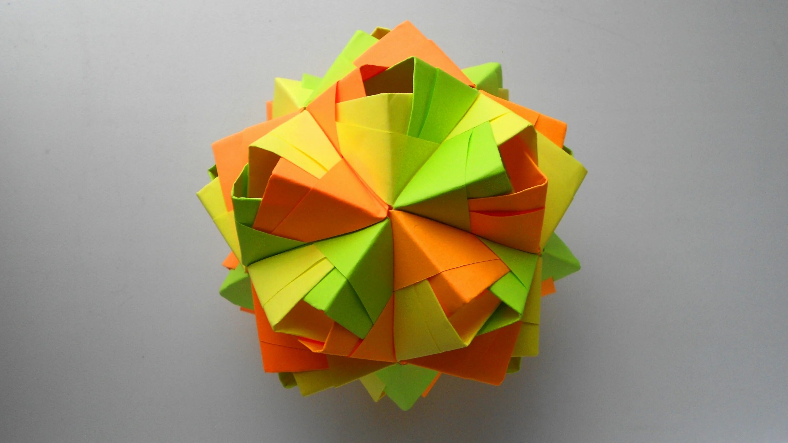 Кусудама Сонобе шар. Мицунобу Сонобе. Шар из бумаги. Оригами игрушки.