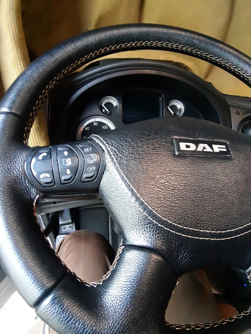 новая оплетка на руль - DAF XF95 430, 9,9 л, 2000 года аксессуары DRIVE2