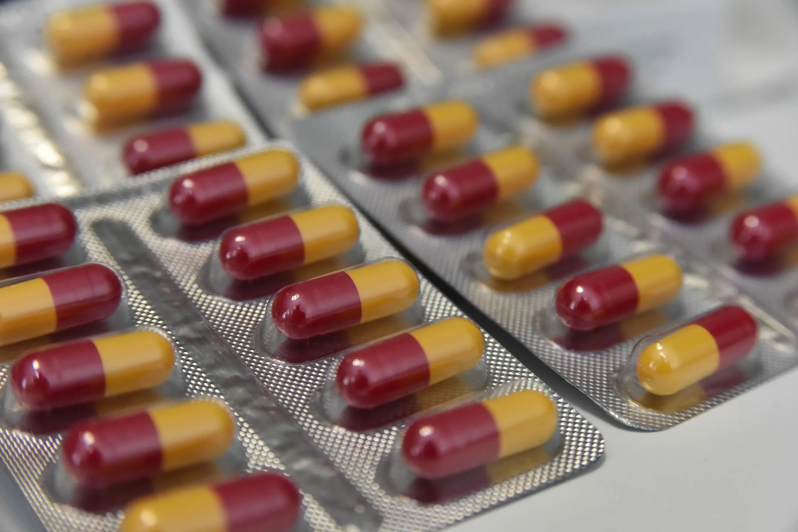 Лекарственные средства презентация. Запрет лекарственных препаратов. Лекарства. Таблетки. Лекартв.