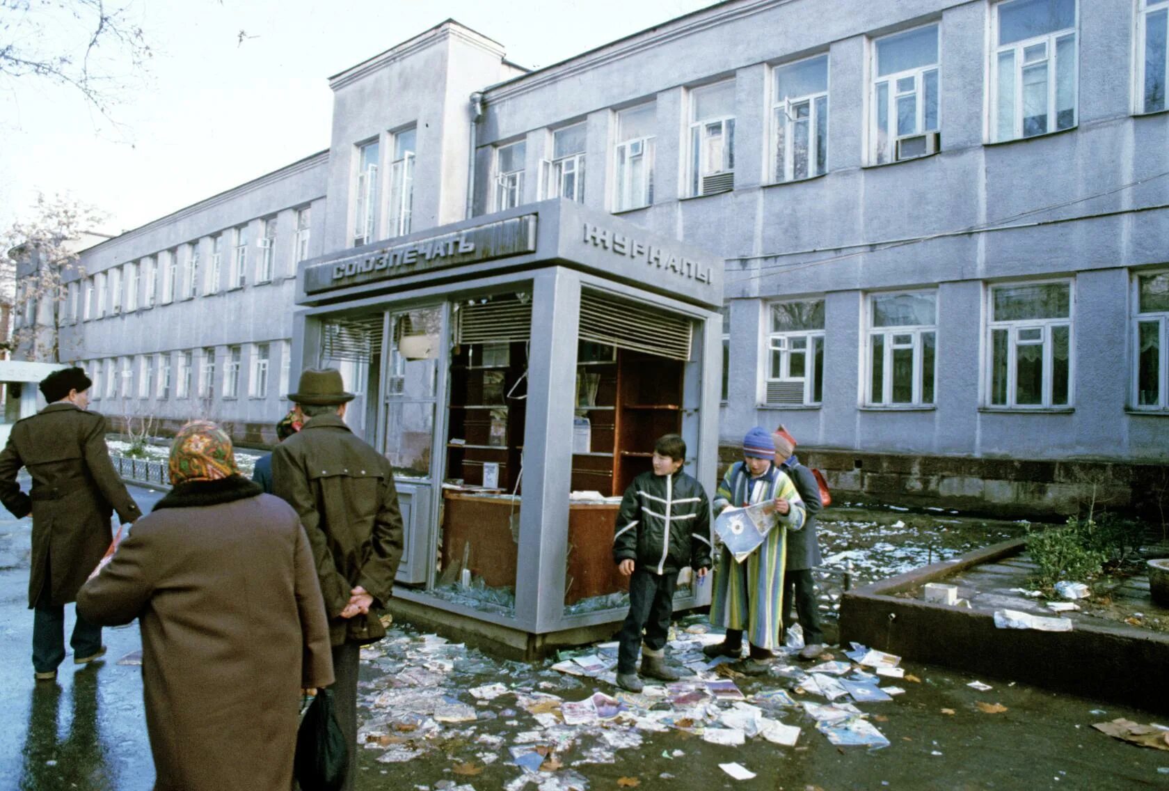 1990 год таджикистан русские. Массовые беспорядки в Душанбе (1990). Душанбе 1990 год. Беспорядки в Душанбе 1990. Массовые беспорядки в Душанбе 1990 года.