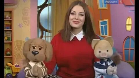 Ведущая спокойных малышей