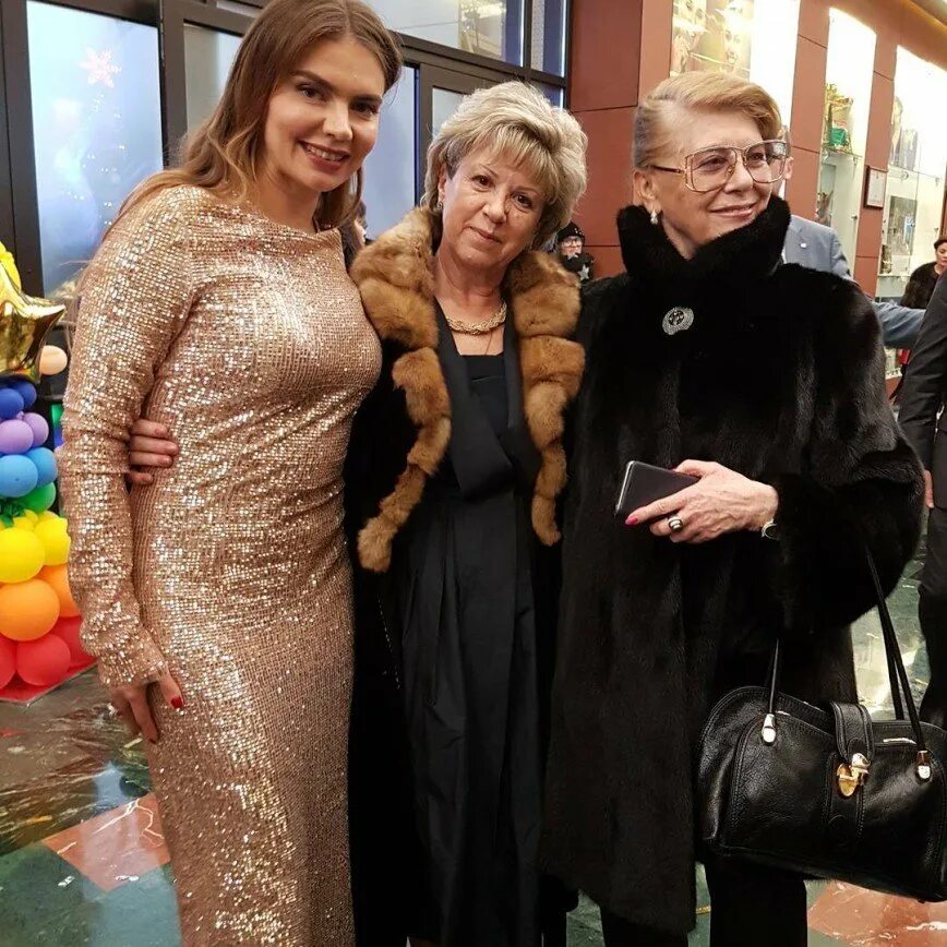 алина кабаева. эмина какабаева. кабаева 2021. алина кабаева. алина кабаева 2022.