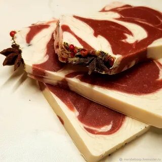 Беконом пахнула