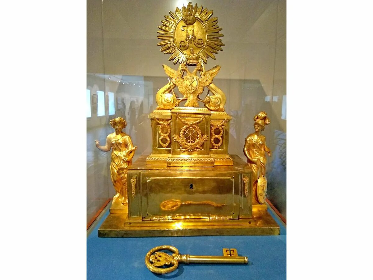 Сувенир ключ от города. Ключи от петербурга. Ключи от санкт-петербурга. Петербург ключ город. Ключи от города санкт-петербурга.