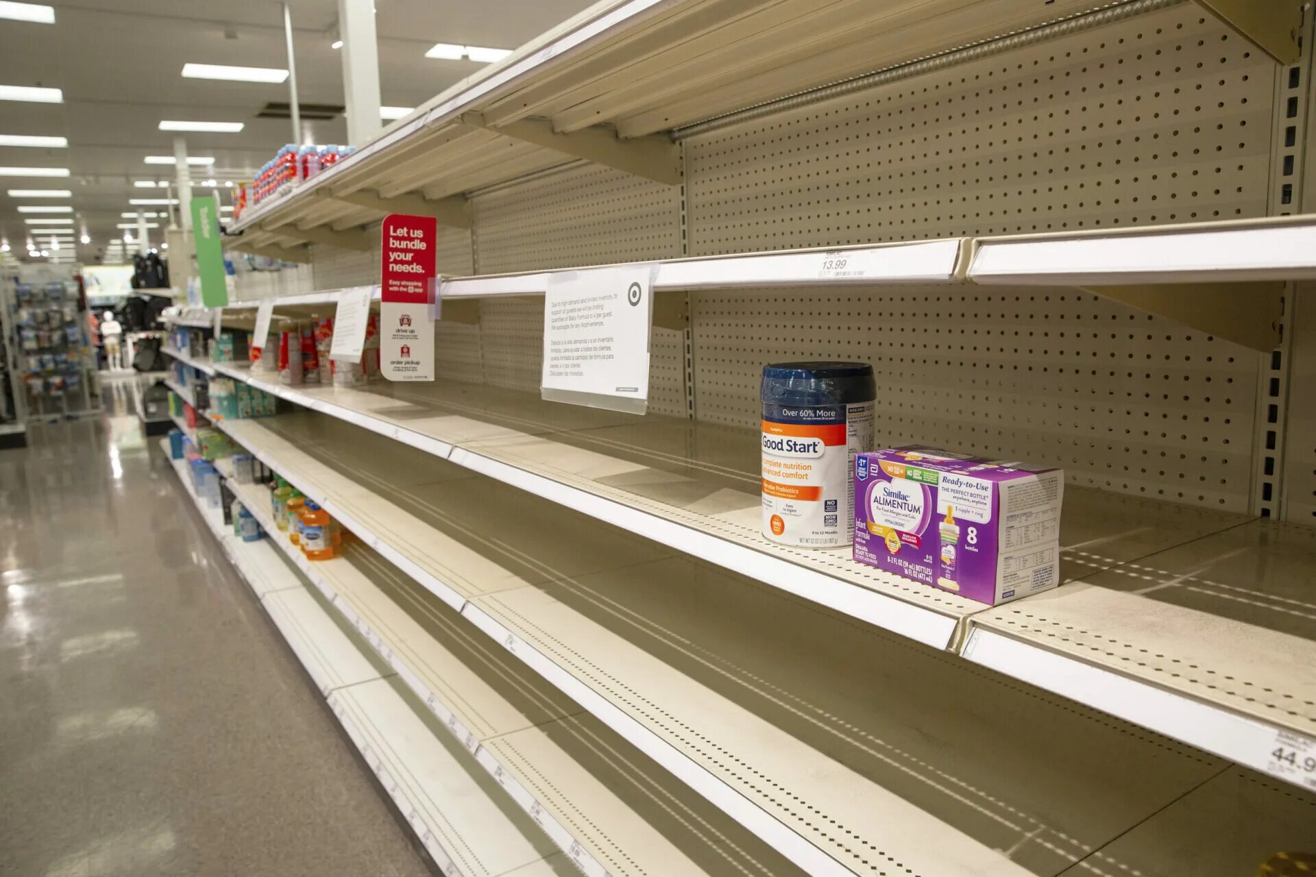 Дефицит детского питания в сша. Детские смеси сша. Пустые полки в магазинах. Детское питание сша. Бренды детского питания.