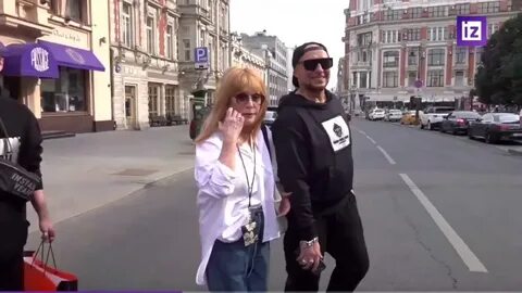 Пугачева вернулась с детьми
