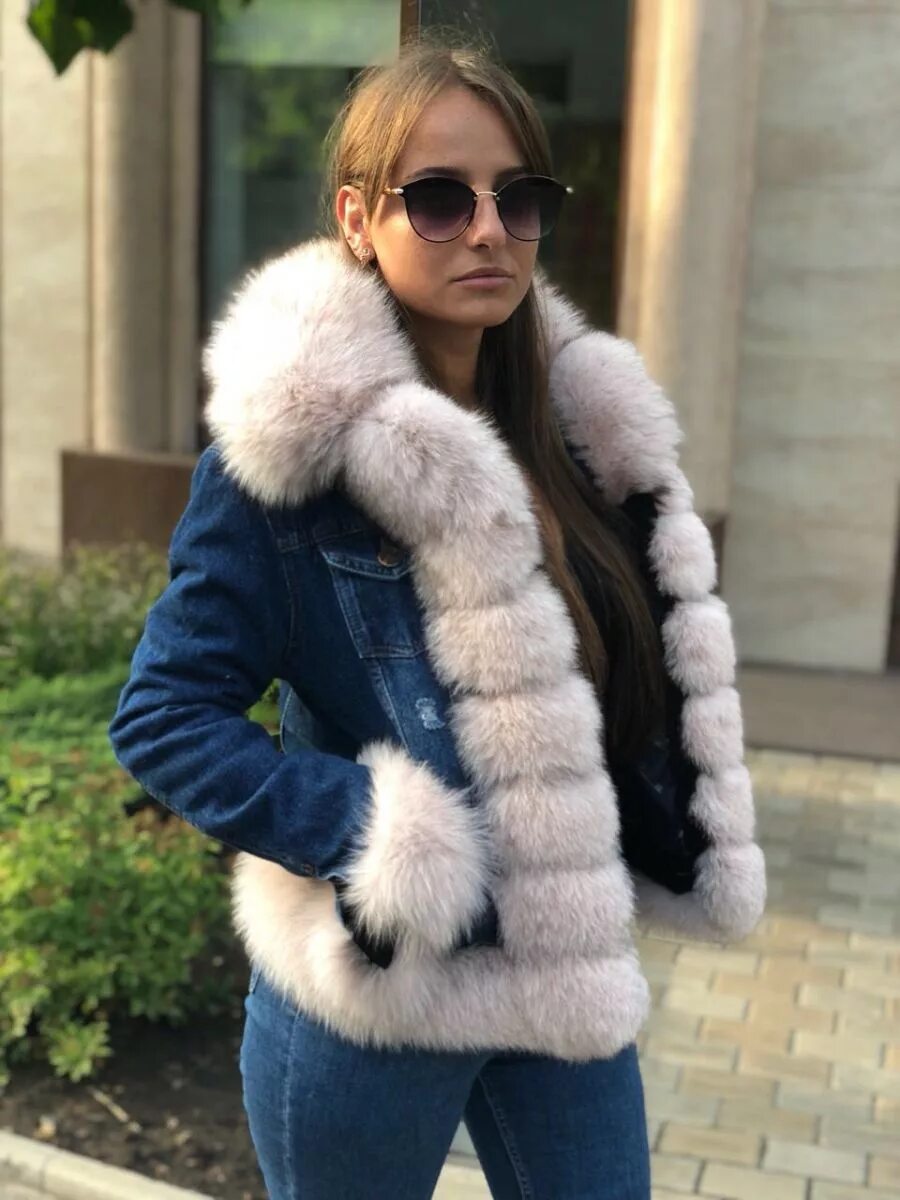 Куртка с мехом песца женская. Джинсовая парка с мехом песца. Куртка с мехом песца женская. Куртка с песцом. Джинсовка с мехом песца.