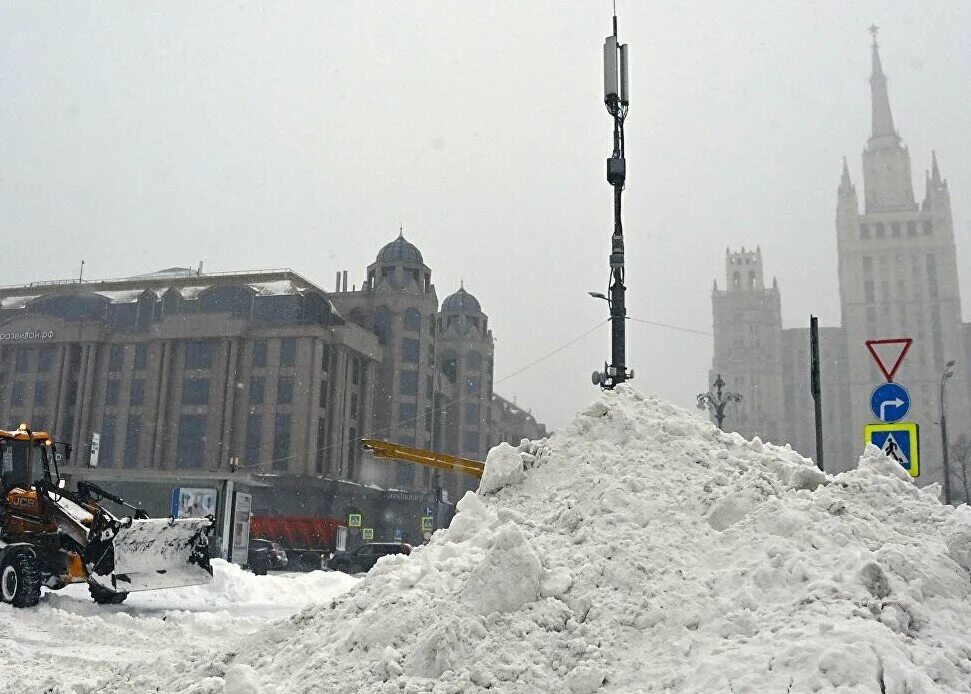 Там не бывает снега 2021. Москва снегопад 2021. Снегопад в Москве 12 февраля 2021. Снегопад в Москве февраль 2021. Снегопад в Москве 13 февраля.