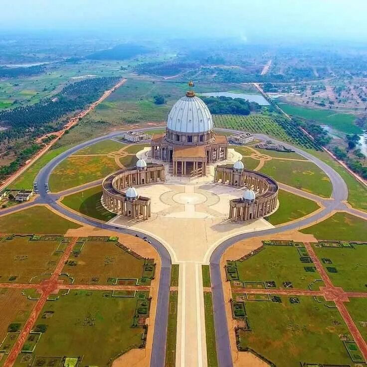 Ямусукро кот-д ивуар. Крупнейший храм. Собор святого саввы в белграде. Нотр-дам-де-ла-пэ (ямусукро). Крупнейший храм.