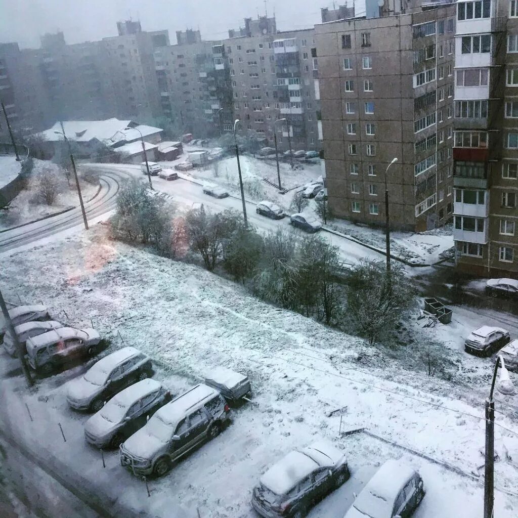 Мурманск температура сейчас. Снег летом в Мурманске. Снег в Мурманске 21 июня 2017-. В Мурманске выпал снег летом в 2017. Снег в 2017 Мурманск.
