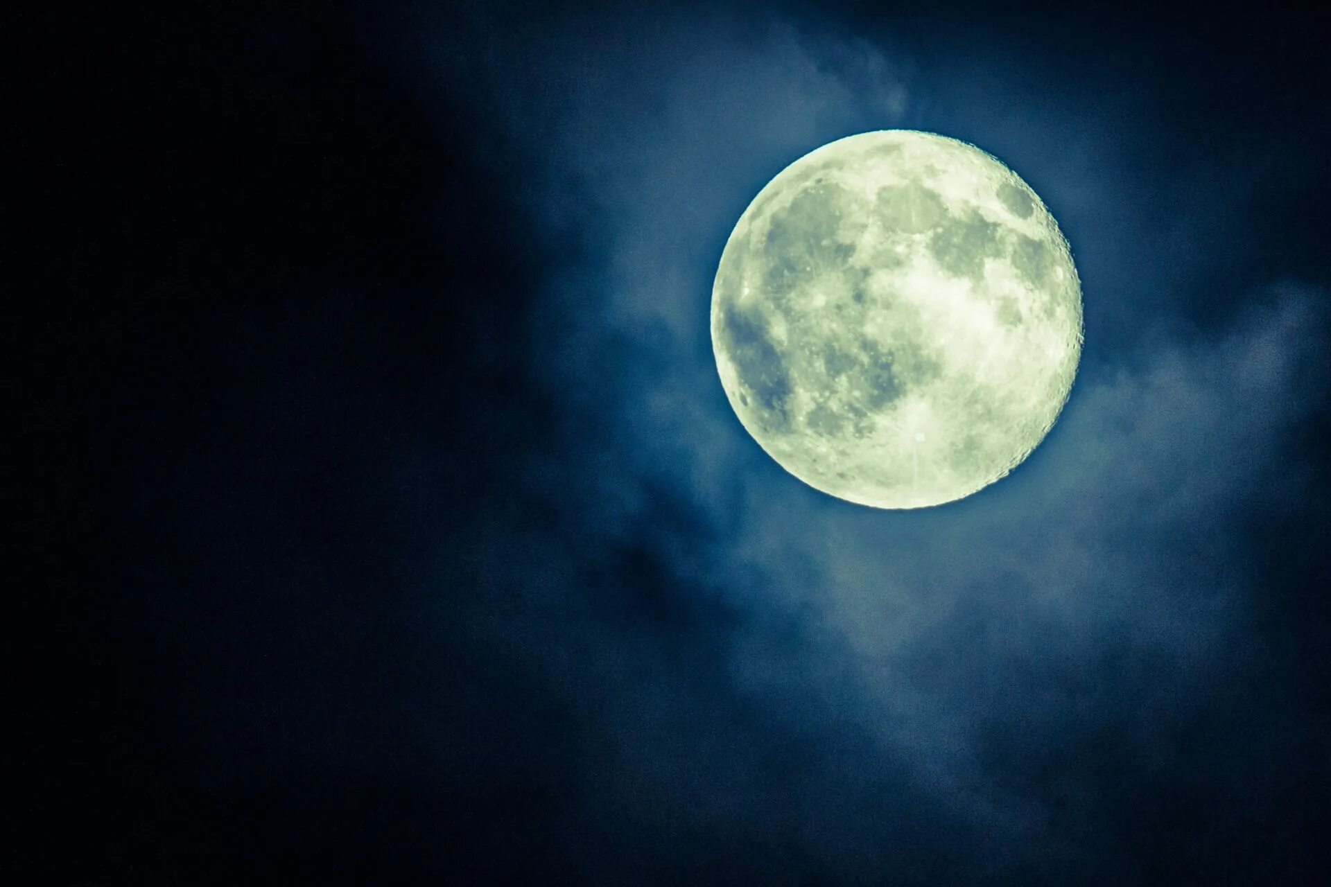 Луна картинки. Луна. Полная Луна. Лугна. Красивая Луна.