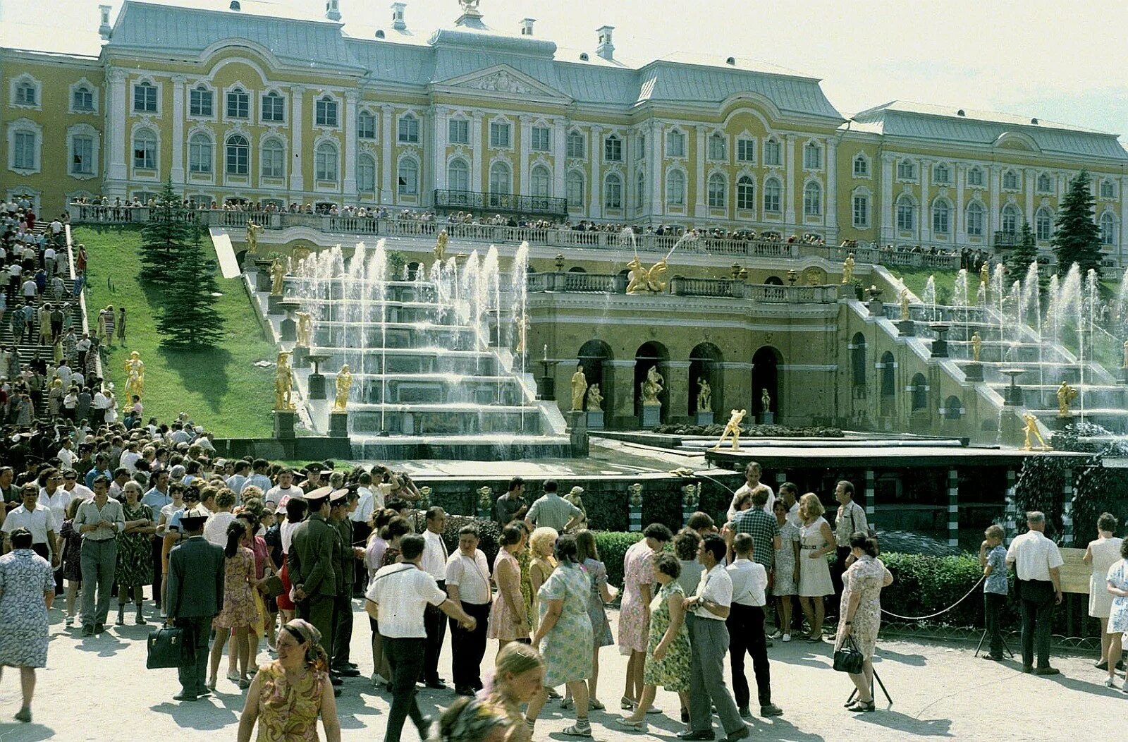 Первый экскурсионный. Петродворец большой дворец Каскад. Петергоф в 60-80е годы. Ленинград Петергоф. Петергоф 1980.