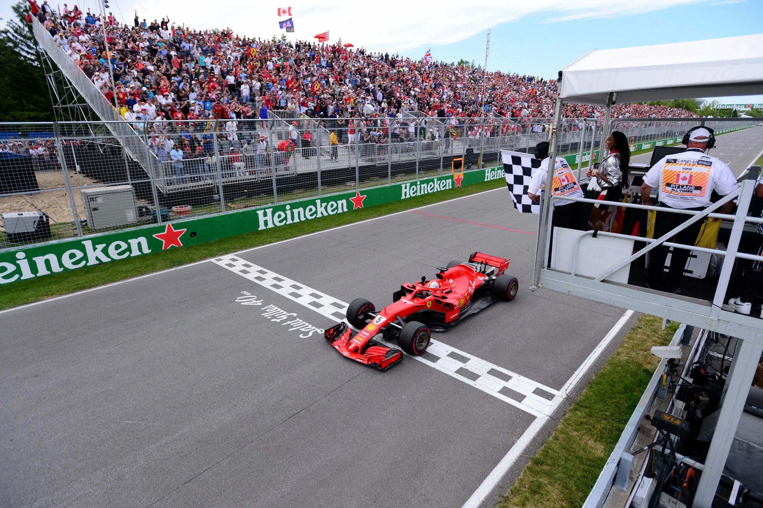 F1 fans. Формула 1 баннер. Формула 1 финиш. Болид на финише. Canadian Grand prix.