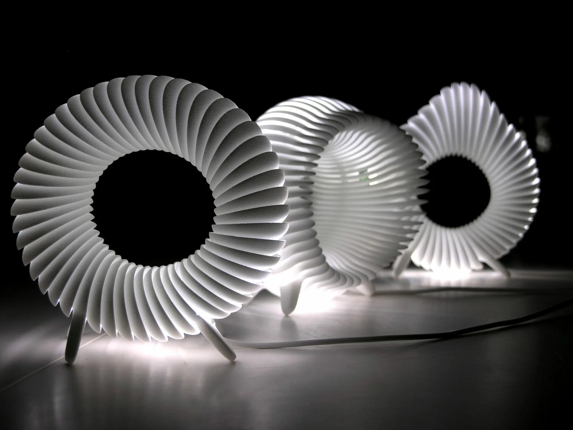 Loop light. Loop lighting.