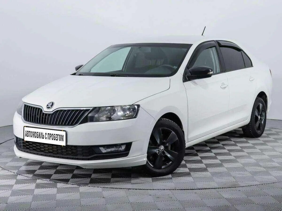 Купить шкоду рапид 2017 года. Skoda Rapid 2018. Шкода Рапид 2017 белая. Шкода Рапид 2018 белая. Skoda Rapid АКПП 2017.