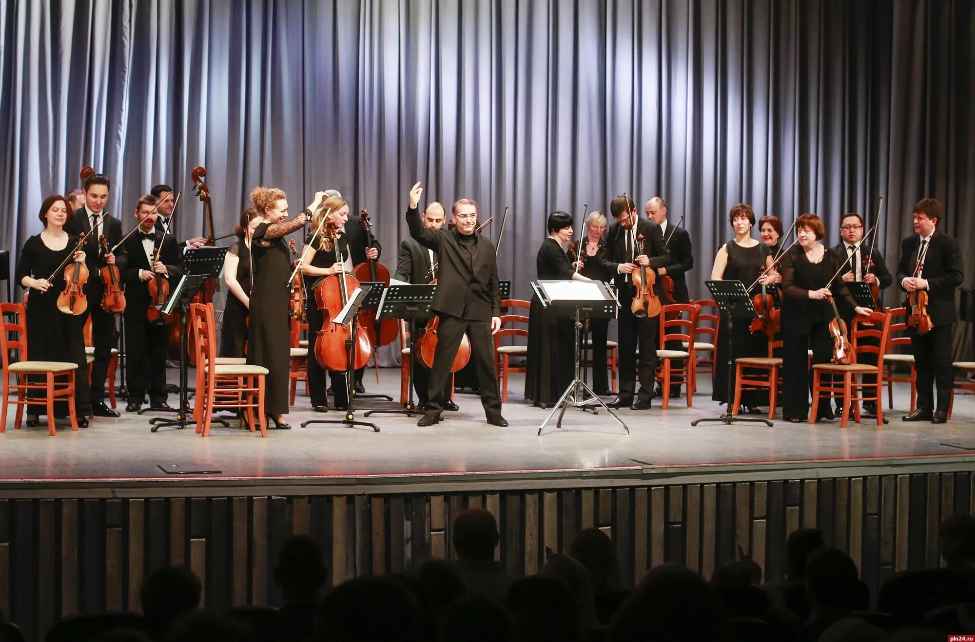 Камерный концертный зал. Московский камерный оркестр musica Viva. Камерный оркестр «musica Viva Australia».