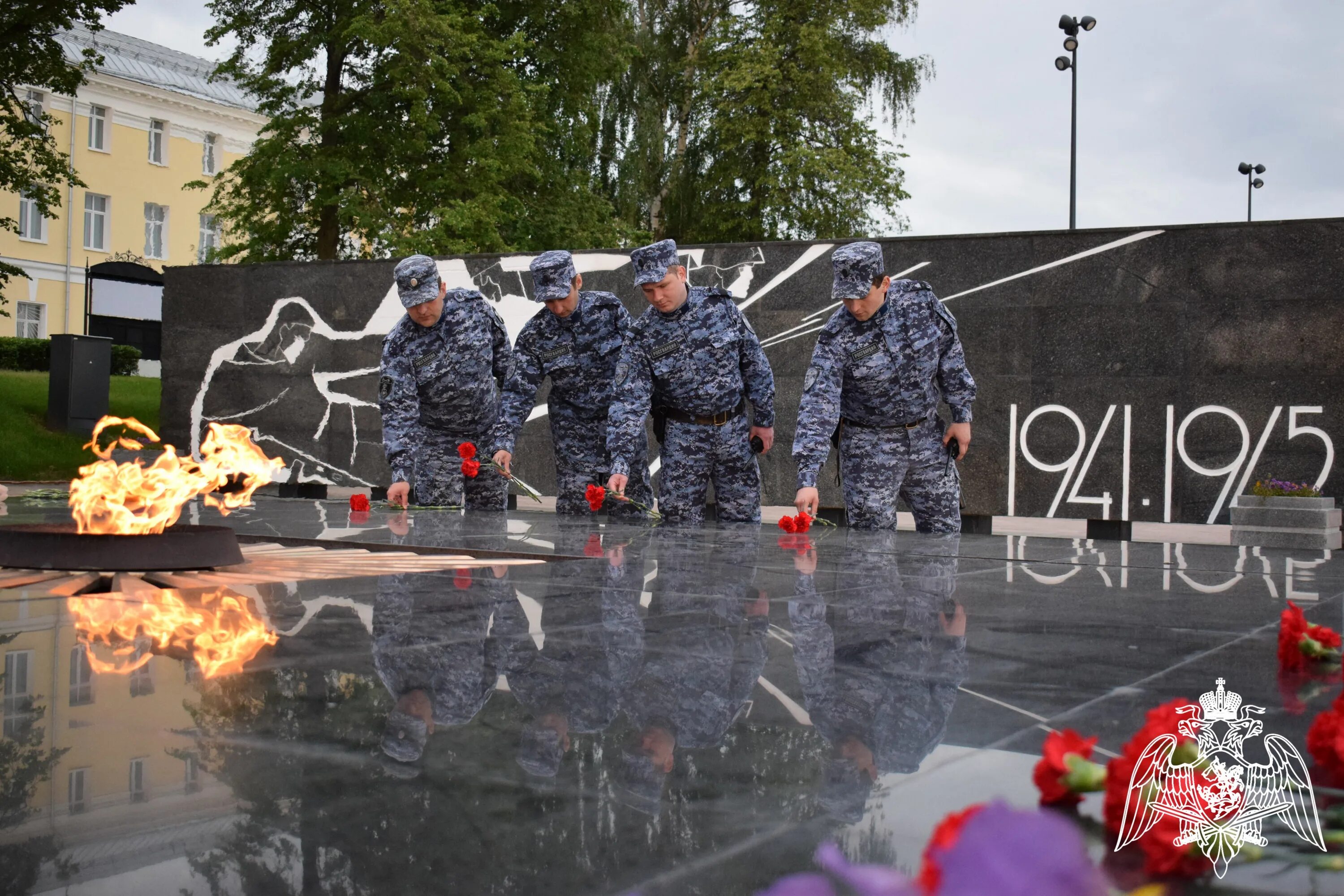 Дань памяти погибшим. Полевой выход Росгвардии.