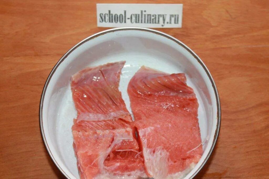 Засолка красной рыбы сухим способом с солью и сахаром. Голец посол. Кижуч малосольный. Кижуч соленый. Кижуч на сковороде.