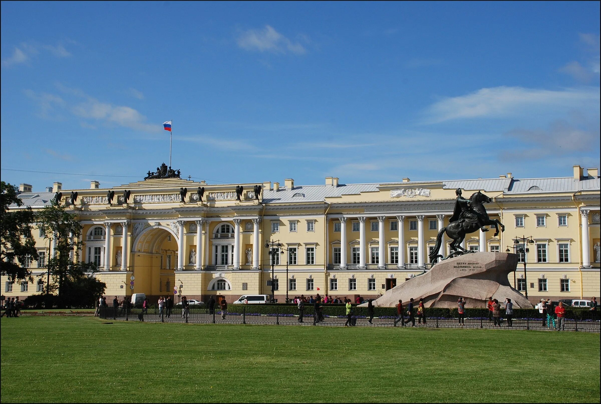 Сенатская площадь в питере. Сенаторская площадь в санкт-петербурге. площадь декабристов в санкт-петербурге. питер сенатская площадь. ансамбль сенатской площади.