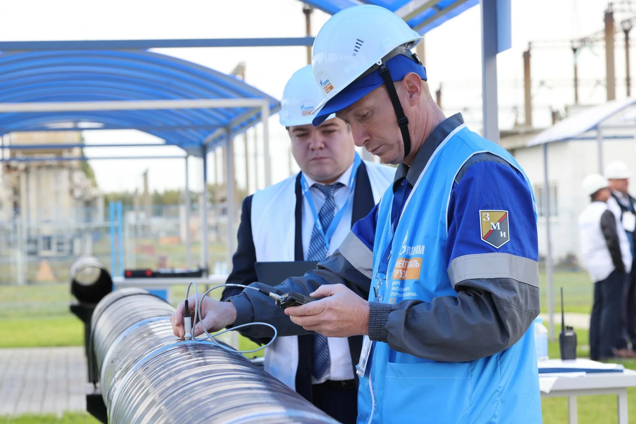 Сотрудники газпрома. Сотрудники газпрома. Сколько работников в газпроме. Сотрудники газпрома. Сколько работников в газпроме.
