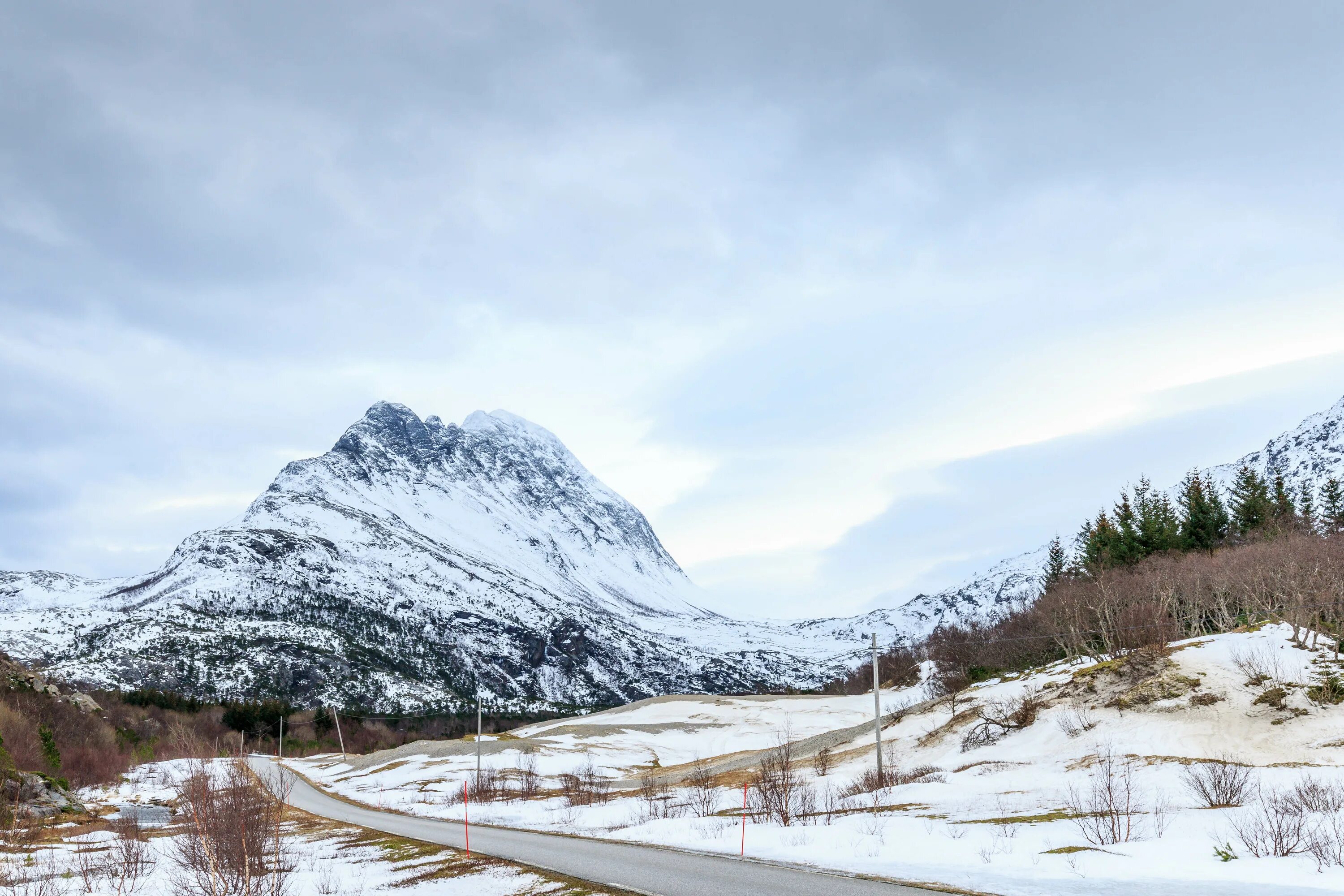 Перевал Винтер. Снежная гора ландшафт. Гора weather. Норвегия зимой.