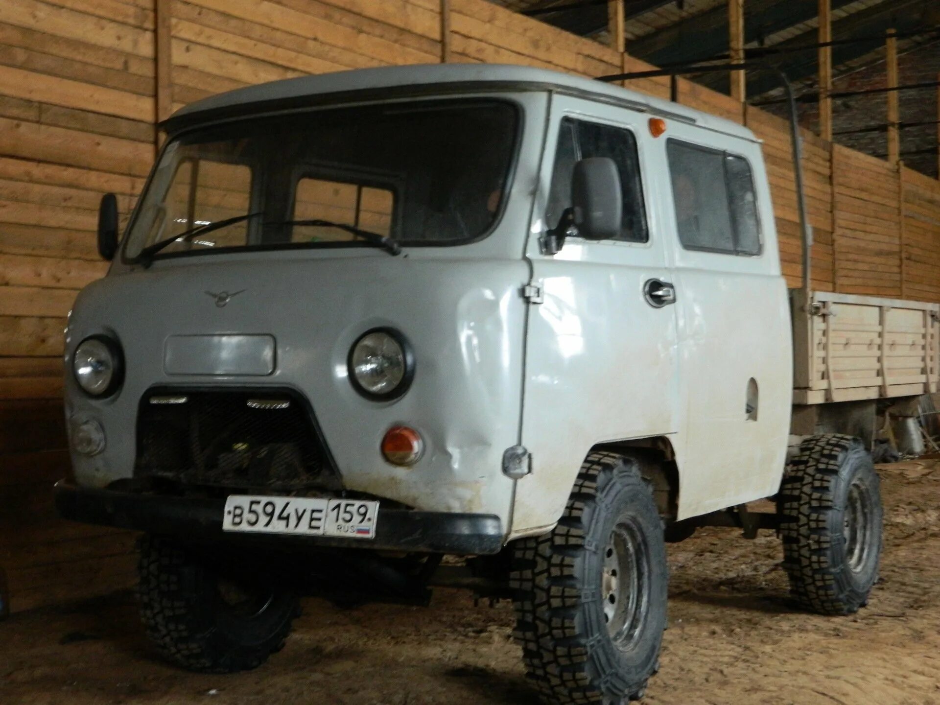 Уаз -39094 бортовой "фермер". Уаз фермер на литье. Шины уаз буханка r16 245. Уаз фермер 39094. Уаз 3303 на 33 колесах.