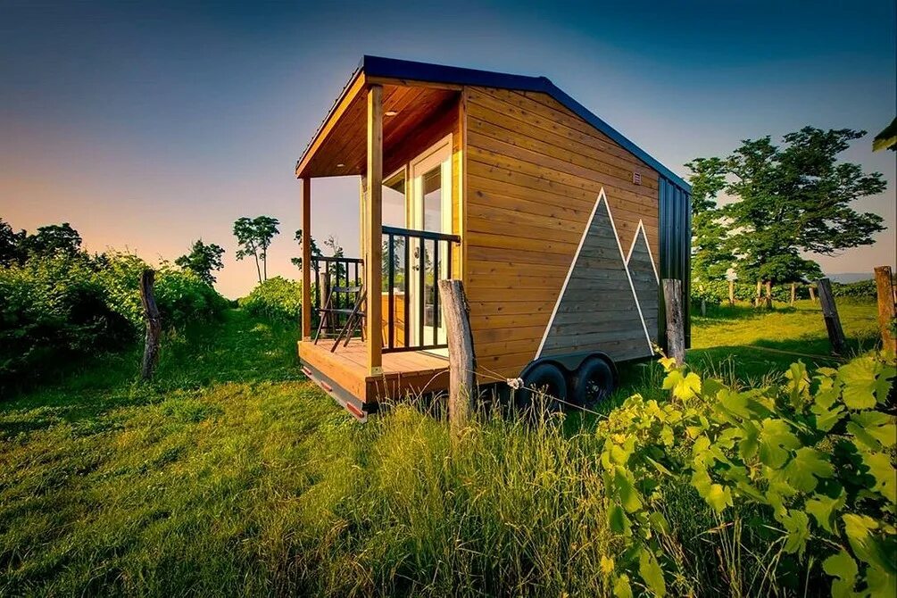 тини хаус сша. крошечный дом. мини садовый домик. минидом "бригитта". тини хаус с террасой.