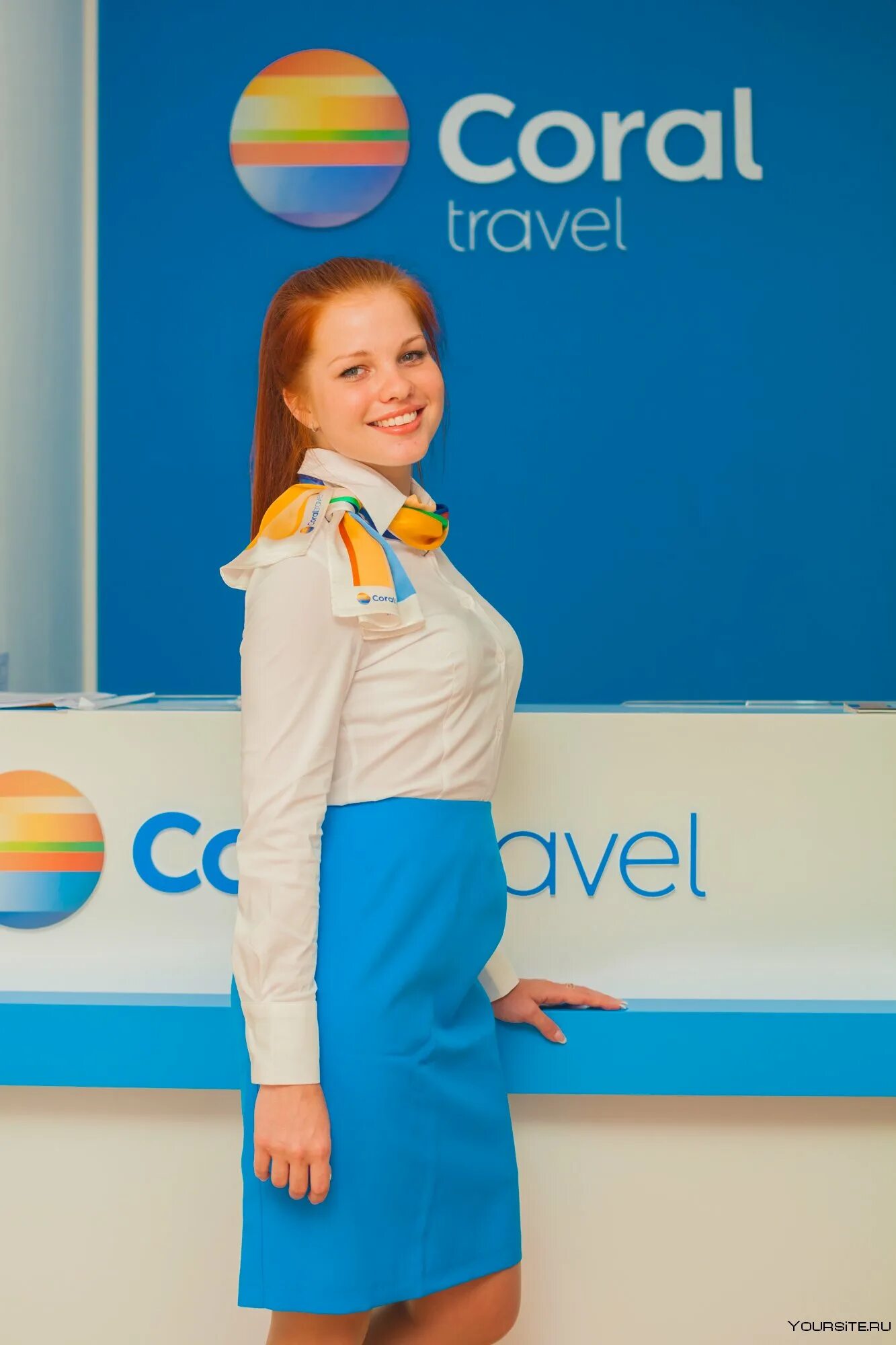 Travel 1 форма. Coral Travel туроператор. Coral Travel турагентство. Корал Тревел униформа.