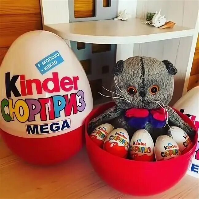 Kinder box. Киндер бокс. Бокс Киндер сюрприз.