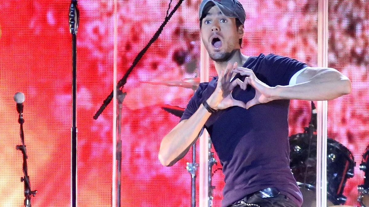 Концерт enrique iglesias в москве. Энрике москве. Энрике иглесиас концерт в москве. Концерт энрике иглесиаса. Энрике москве.