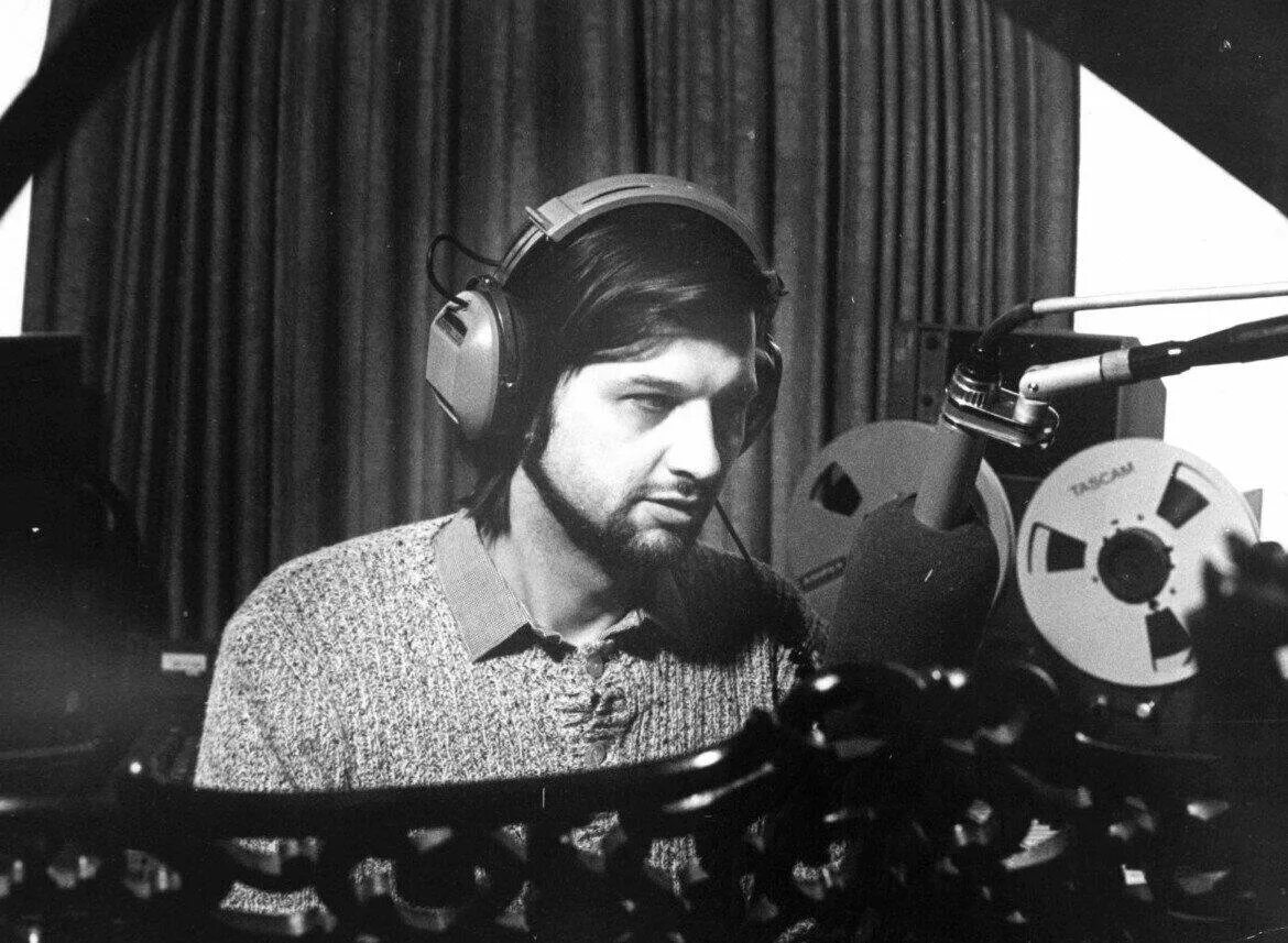 Артемьев композитор. Композитор саундтреков к фильмам. Э артемьев. Зацепин в париже. Артемьев композитор.