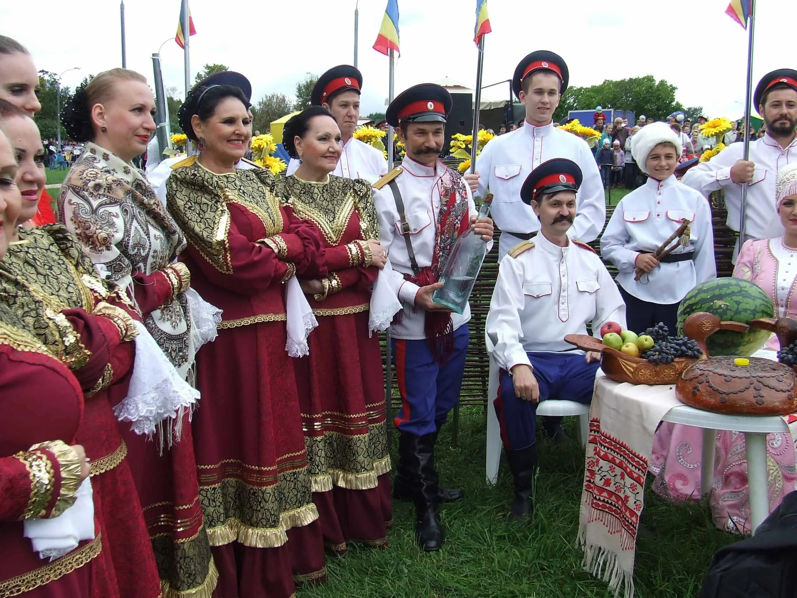 Казачьи праздники. Атамань казачья станица праздники. Казачью народного культуры. Казак казачка донской быт. Казачью народного культуры.