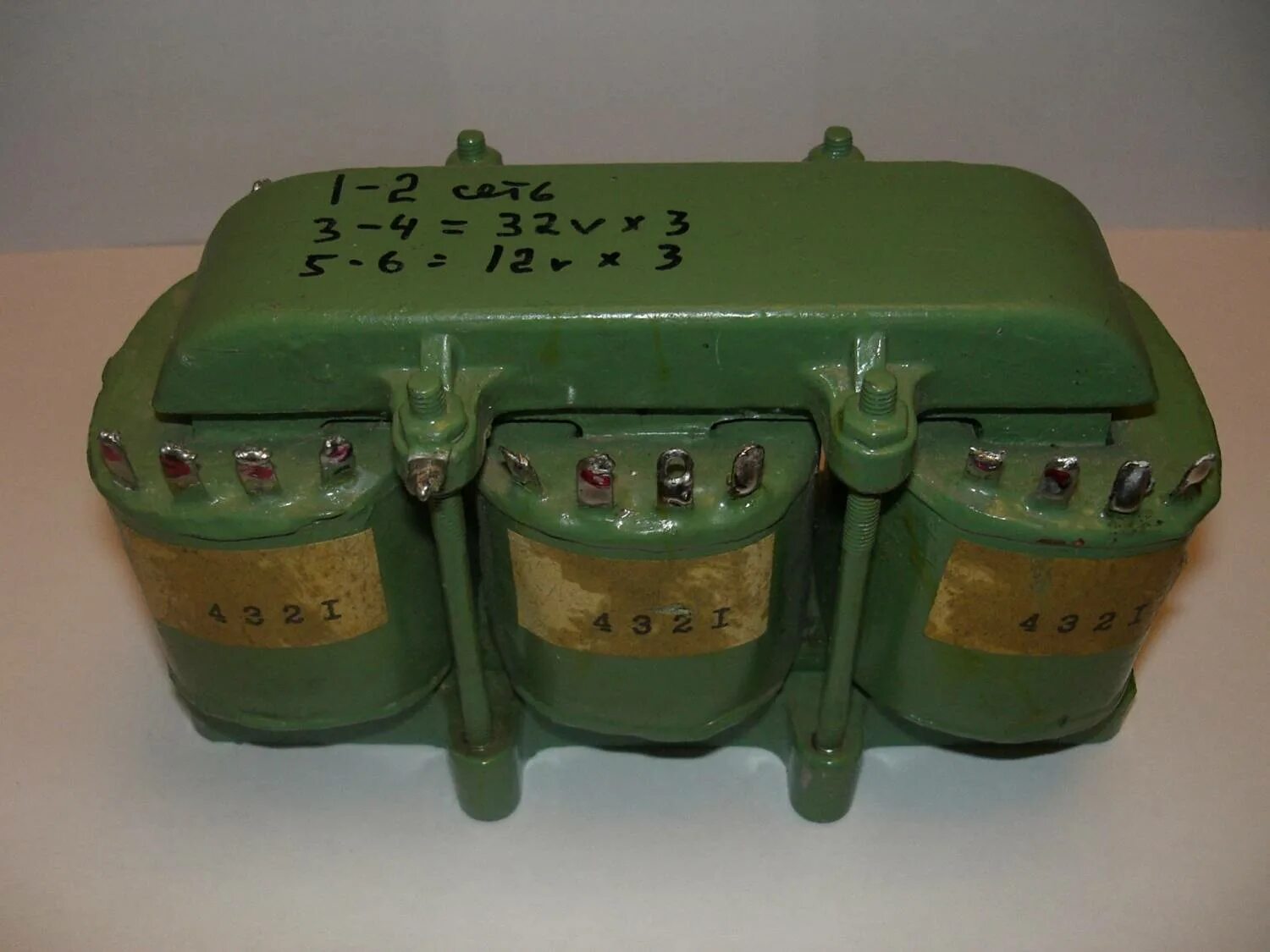 Схема испытания изоляции трансформатора приложенным напряжением. Сопротивление трехфазного трансформатора. Сопротивление трехфазного трансформатора. Схемы включения вторичных обмоток трансформатора тока. Формула расчета активного сопротивления трансформатора.