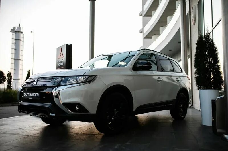 Mitsubishi Outlander 2021. Мицубиси Аутлендер 2021. Mitsubishi Outlander Sport 2021. Митсубиши Аутлендер 2021 год. Мицубиси аутлендер 2021 года