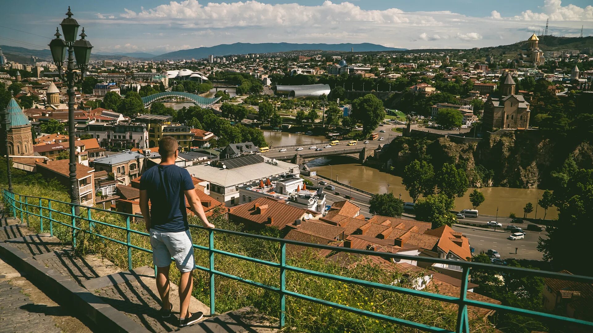 Современный тбилиси. Симхович Тбилиси. Тбилиси старый город. Томаз Тбилиси. Эрекле Тбилиси.