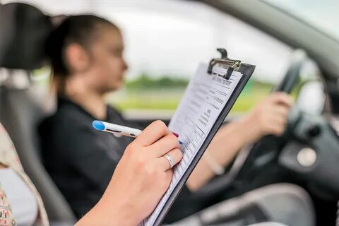 Choosing the Right Truck Driving Schools in New Jersey for Your CDL