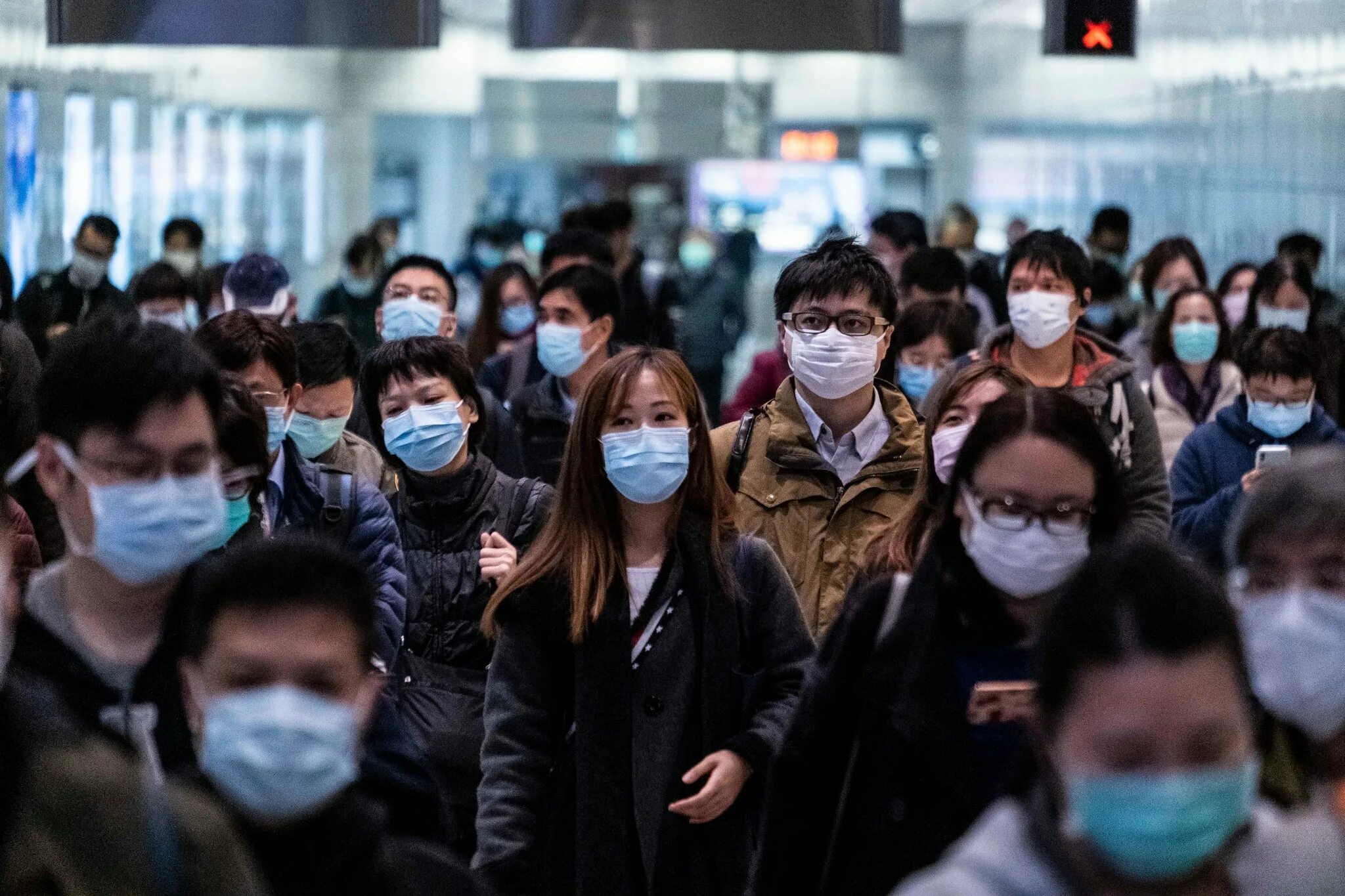 Пандемия Covid-19 в КНР. Пандемия Covid-19 в России люди в масках. Карантин ковид Китай.