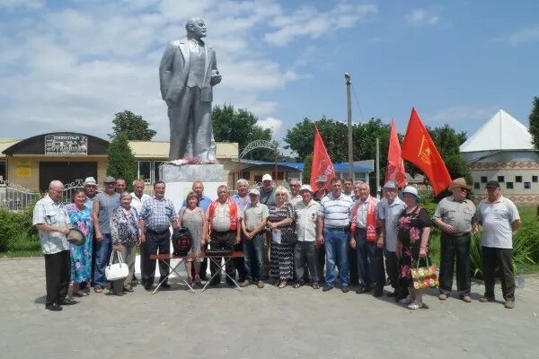 Поселок октябрьский тбилисский